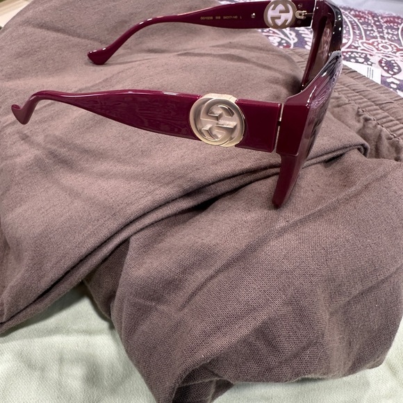 Gucci Women's Burgundy and Brown Sunglasses - Picture 4 of 7